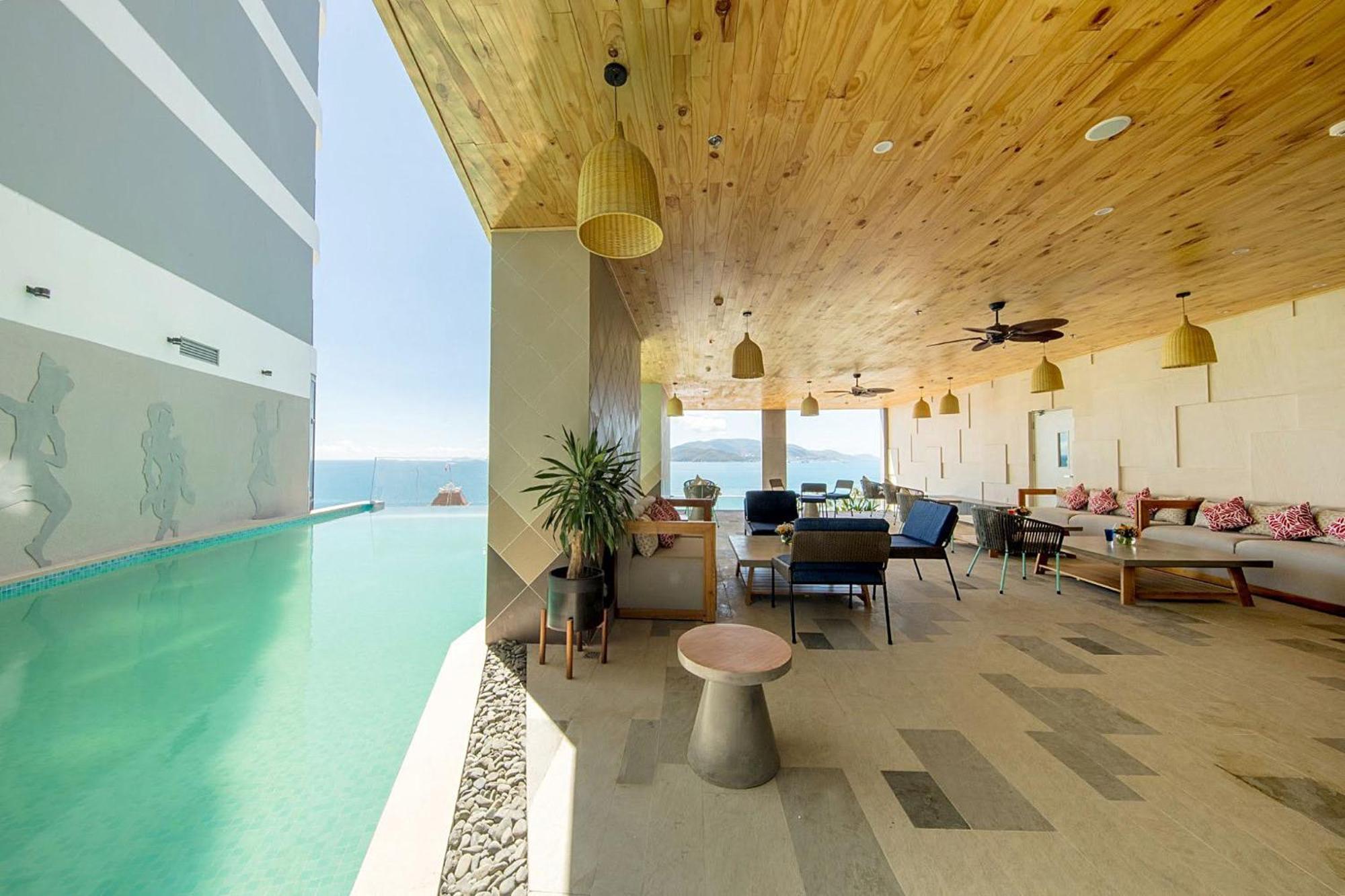 Coastal Panorama Oceanfront Suites Nha Trang Luaran gambar