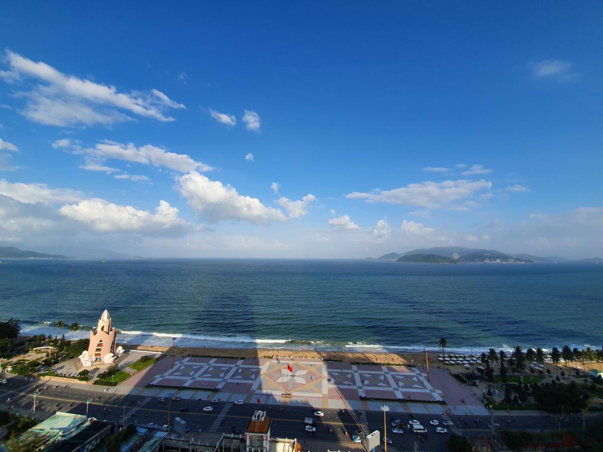 Coastal Panorama Oceanfront Suites Nha Trang Luaran gambar
