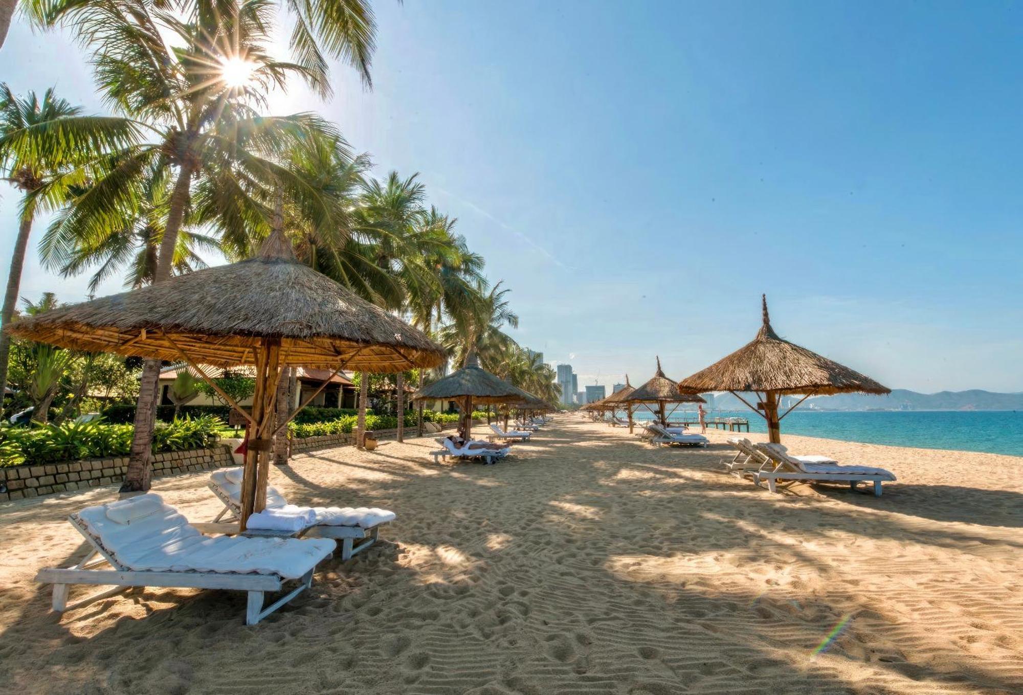 Coastal Panorama Oceanfront Suites Nha Trang Luaran gambar